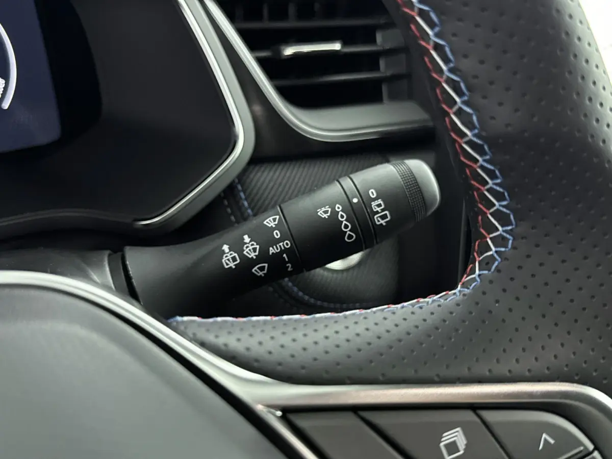 1.8 E-Tech Full Hybrid Esprit Alpine 160PK | Google Navigatie | Adaptieve Cruise Control | Achteruitrijcamera | 19'' Inch Velgen | Apple CarPlay & Android Auto