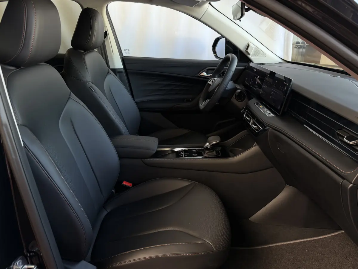 1.5 TGDI LUXURY PHEV PLUG-IN HYBRIDE | LEER | 272PK NIEUWE AUTO | >1.000 KM TOTAAL BEREIK | 360° CAMERA | ELEKTRISCHE ACHTERKLEP | STOEL/STUUR. VERWARMING | FULL LED | ELEKTRISCHE S