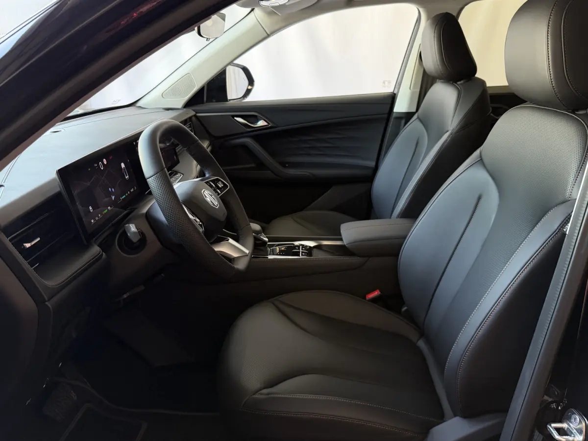 1.5 TGDI LUXURY PHEV PLUG-IN HYBRIDE | LEER | 272PK NIEUWE AUTO | >1.000 KM TOTAAL BEREIK | 360° CAMERA | ELEKTRISCHE ACHTERKLEP | STOEL/STUUR. VERWARMING | FULL LED | ELEKTRISCHE S