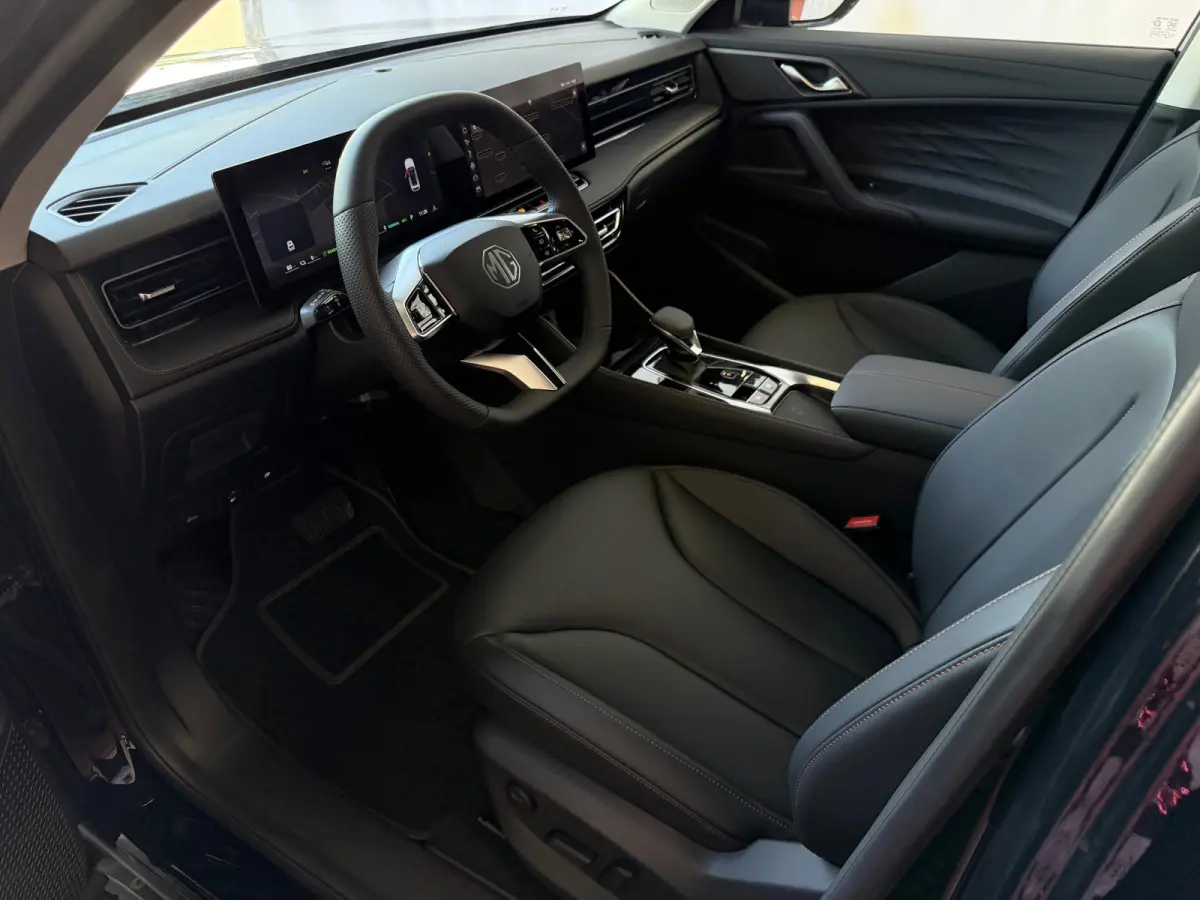 1.5 TGDI LUXURY PHEV PLUG-IN HYBRIDE | LEER | 272PK NIEUWE AUTO | >1.000 KM TOTAAL BEREIK | 360° CAMERA | ELEKTRISCHE ACHTERKLEP | STOEL/STUUR. VERWARMING | FULL LED | ELEKTRISCHE S