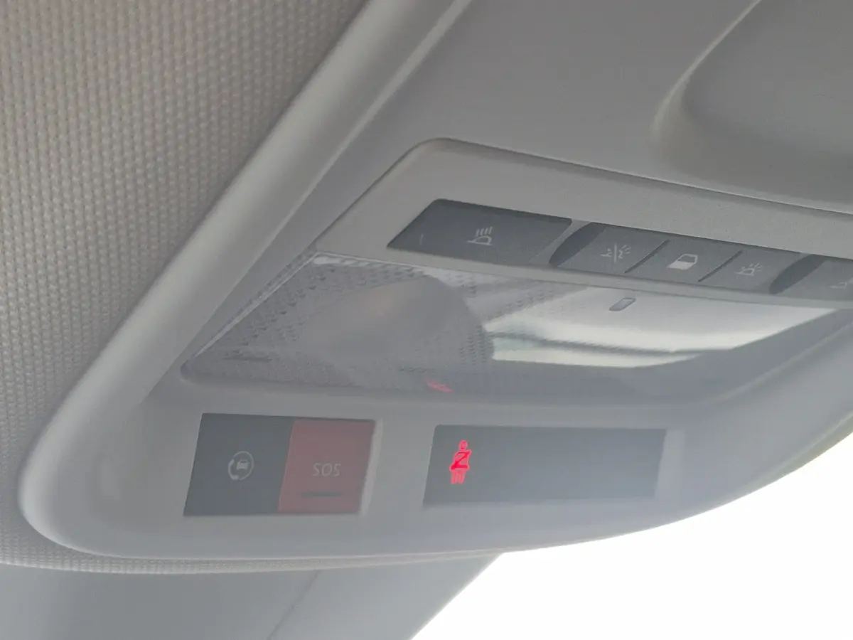 1.6 Turbo Hybrid Elegance 93,5% SoH | Camera voor + achter | Climate control |  Elektrisch verstelbare voorstoelen | Elektrische achterklep | Dodehoek detectie | Standkachel | LMV 19 inch | 