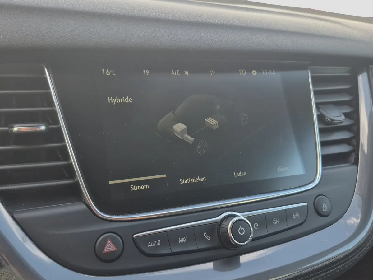 1.6 Turbo Hybrid Elegance 93,5% SoH | Camera voor + achter | Climate control |  Elektrisch verstelbare voorstoelen | Elektrische achterklep | Dodehoek detectie | Standkachel | LMV 19 inch | 