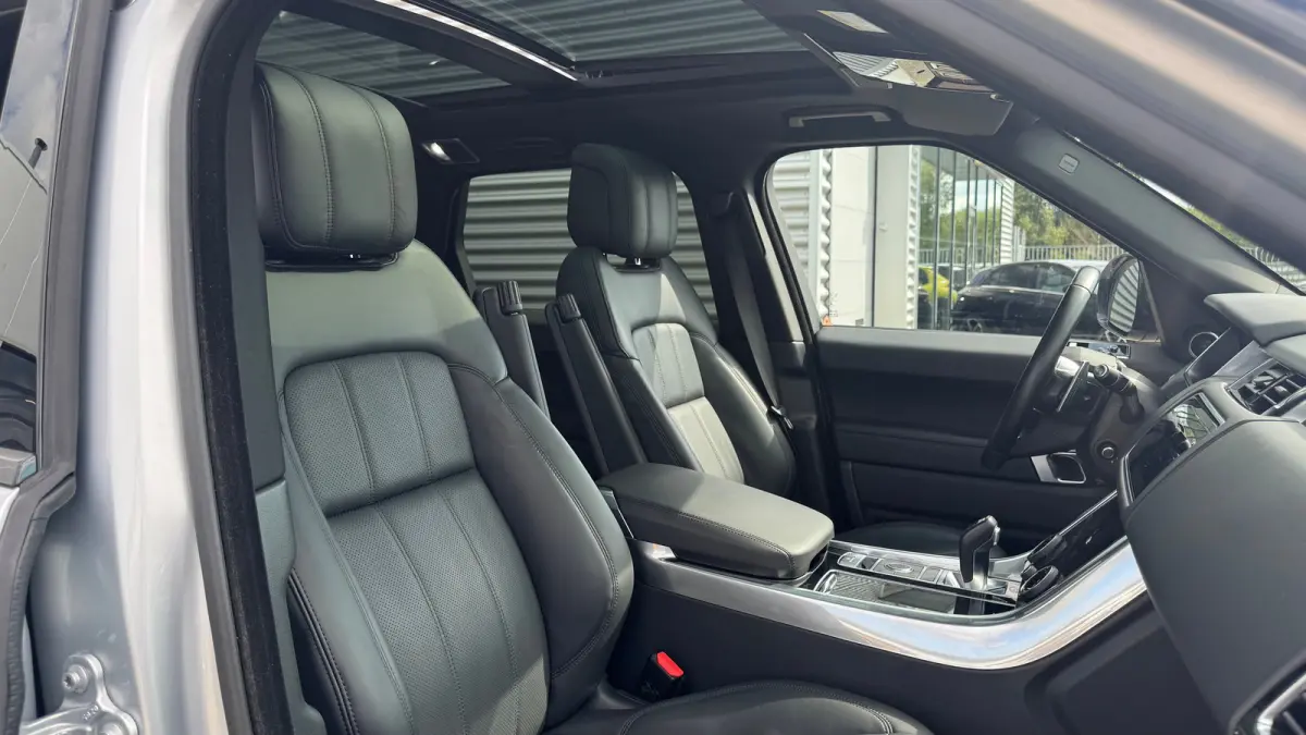Ranger Rover Sport P400E HSE DYNAMIC / NAVI / FULL-LED / CLIMA / LEDER / CAMERA / KEYLESS / ADAPT. CRUISE / PANO. DAK / BLACK PACK / STANDKACHEL !!