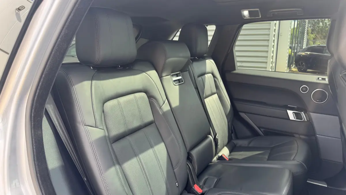 Ranger Rover Sport P400E HSE DYNAMIC / NAVI / FULL-LED / CLIMA / LEDER / CAMERA / KEYLESS / ADAPT. CRUISE / PANO. DAK / BLACK PACK / STANDKACHEL !!