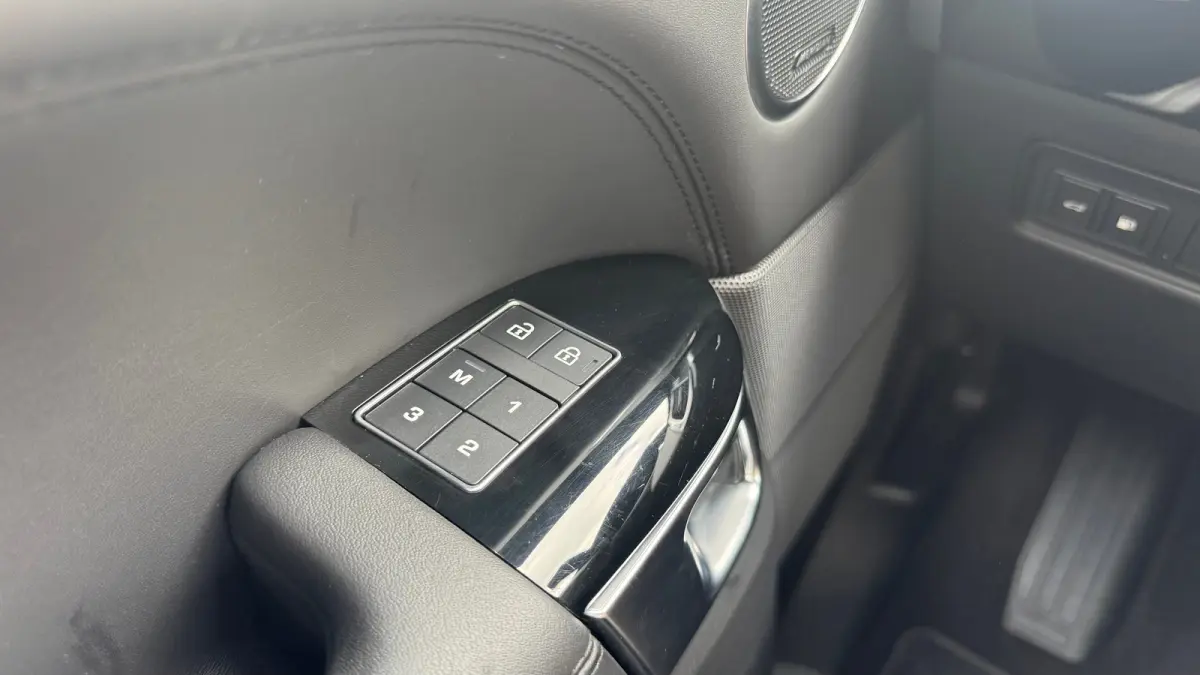 Ranger Rover Sport P400E HSE DYNAMIC / NAVI / FULL-LED / CLIMA / LEDER / CAMERA / KEYLESS / ADAPT. CRUISE / PANO. DAK / BLACK PACK / STANDKACHEL !!