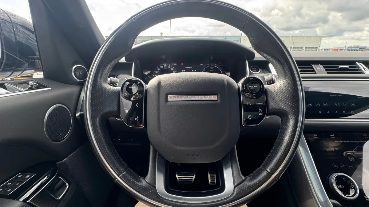 Ranger Rover Sport P400E HSE DYNAMIC / NAVI / FULL-LED / CLIMA / LEDER / CAMERA / KEYLESS / ADAPT. CRUISE / PANO. DAK / BLACK PACK / STANDKACHEL !!