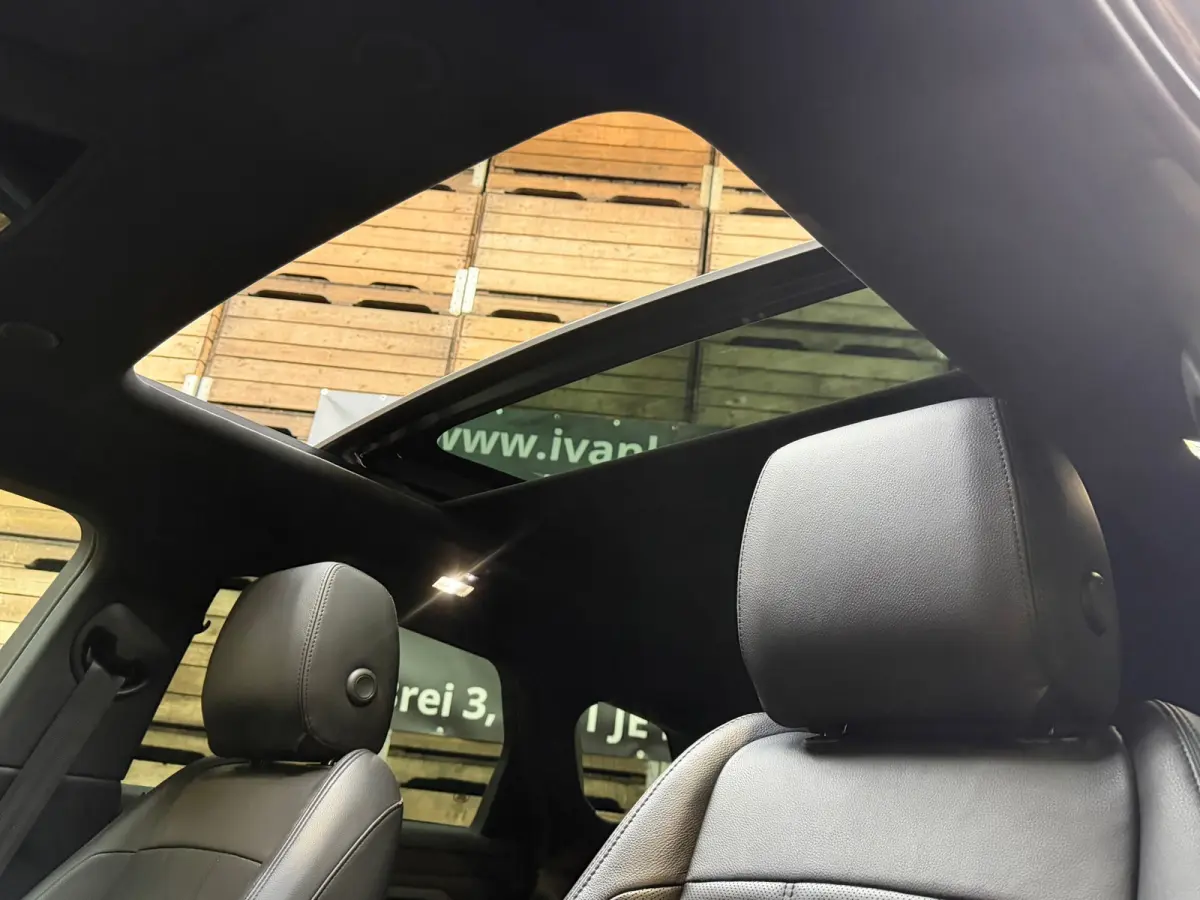 1.5 P300e AWD R-Dynamic SE Pano Camera Leder Navi Clima 20"LM