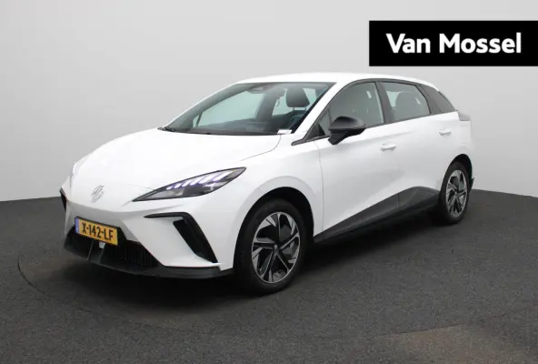 Standard 51 kWh | APPLE CARPLAY | ANDROID AUTO | CLIMATE CONTROL | CRUISE CONTROL | PARKEERSENSOREN | LED VERLICHTING | BLUETOOTH | DAB RADIO | ELEKTRISCHE RAMEN |