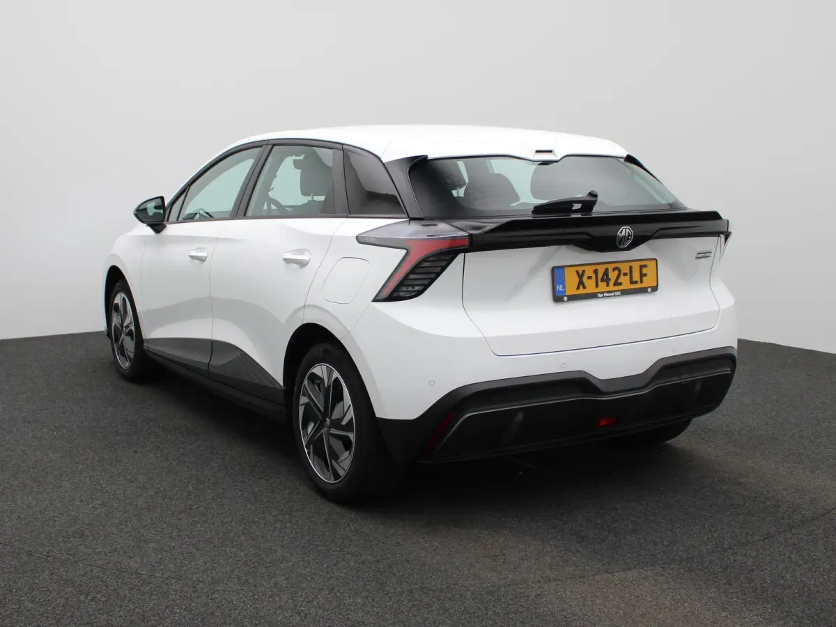 Standard 51 kWh | APPLE CARPLAY | ANDROID AUTO | CLIMATE CONTROL | CRUISE CONTROL | PARKEERSENSOREN | LED VERLICHTING | BLUETOOTH | DAB RADIO | ELEKTRISCHE RAMEN |
