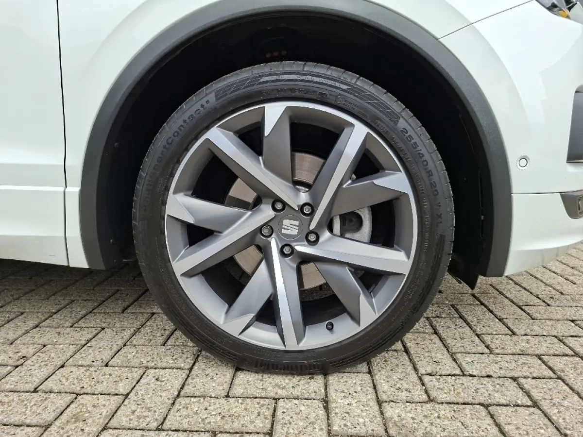 1.4 TSI e-Hybrid * FR * Panoramadak * Navigatiesysteem * Elek. Trekhaak * Leder *