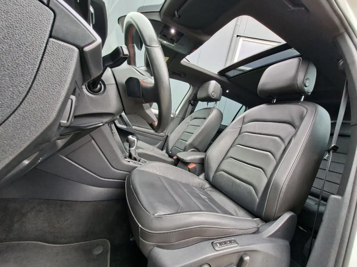 1.4 TSI e-Hybrid * FR * Panoramadak * Navigatiesysteem * Elek. Trekhaak * Leder *