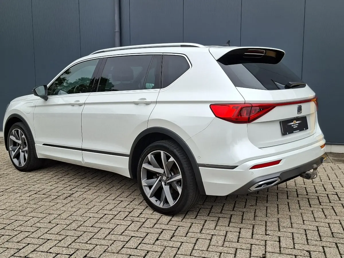 1.4 TSI e-Hybrid * FR * Panoramadak * Navigatiesysteem * Elek. Trekhaak * Leder *