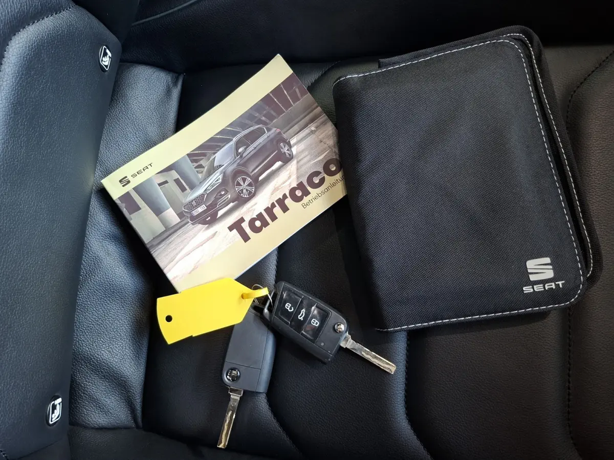 1.4 TSI e-Hybrid * FR * Panoramadak * Navigatiesysteem * Elek. Trekhaak * Leder *