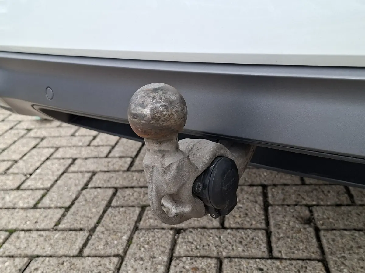 1.4 TSI e-Hybrid * FR * Panoramadak * Navigatiesysteem * Elek. Trekhaak * Leder *