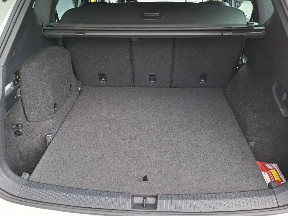 1.4 TSI e-Hybrid * FR * Panoramadak * Navigatiesysteem * Elek. Trekhaak * Leder *