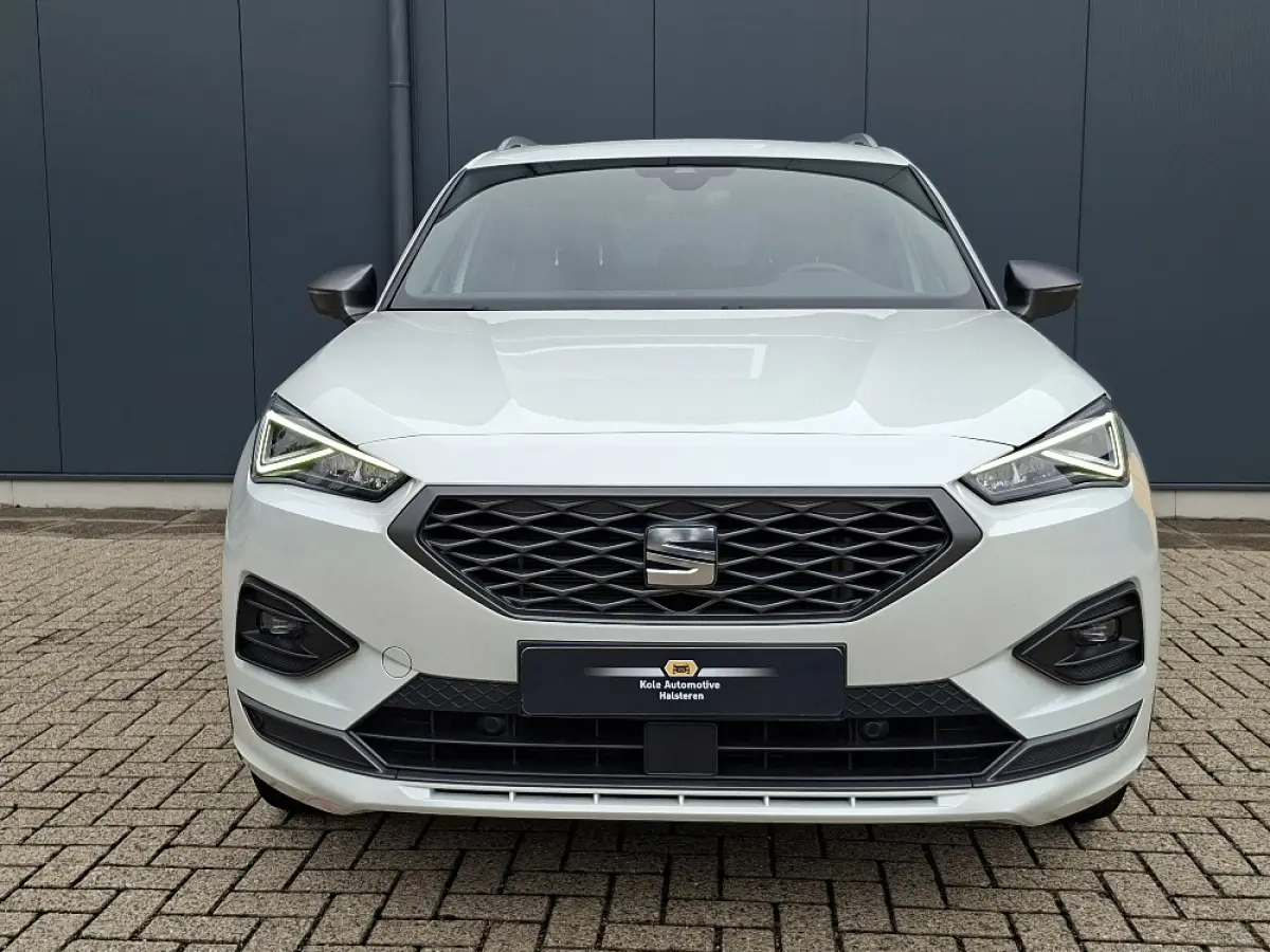 1.4 TSI e-Hybrid * FR * Panoramadak * Navigatiesysteem * Elek. Trekhaak * Leder *