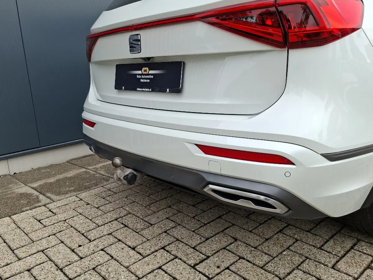 1.4 TSI e-Hybrid * FR * Panoramadak * Navigatiesysteem * Elek. Trekhaak * Leder *