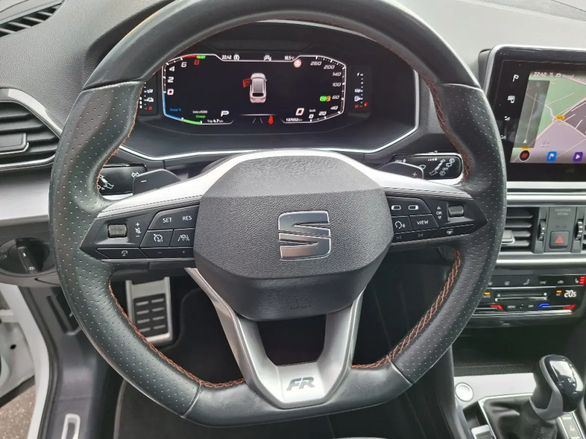 1.4 TSI e-Hybrid * FR * Panoramadak * Navigatiesysteem * Elek. Trekhaak * Leder *