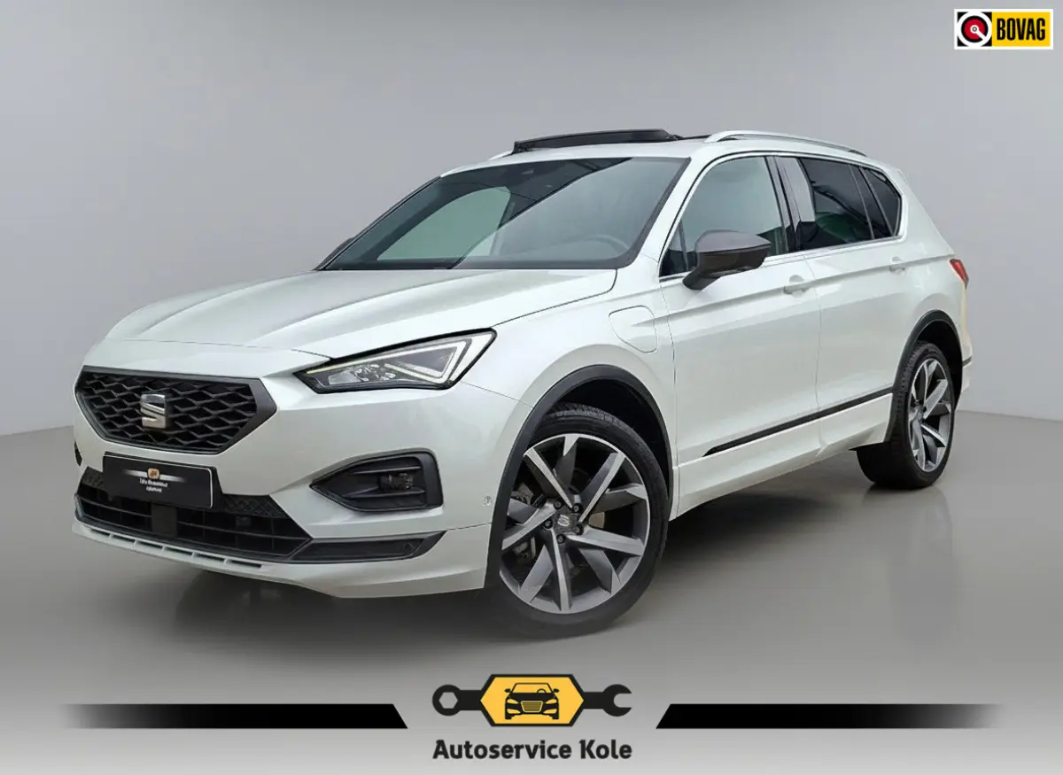 1.4 TSI e-Hybrid * FR * Panoramadak * Navigatiesysteem * Elek. Trekhaak * Leder *