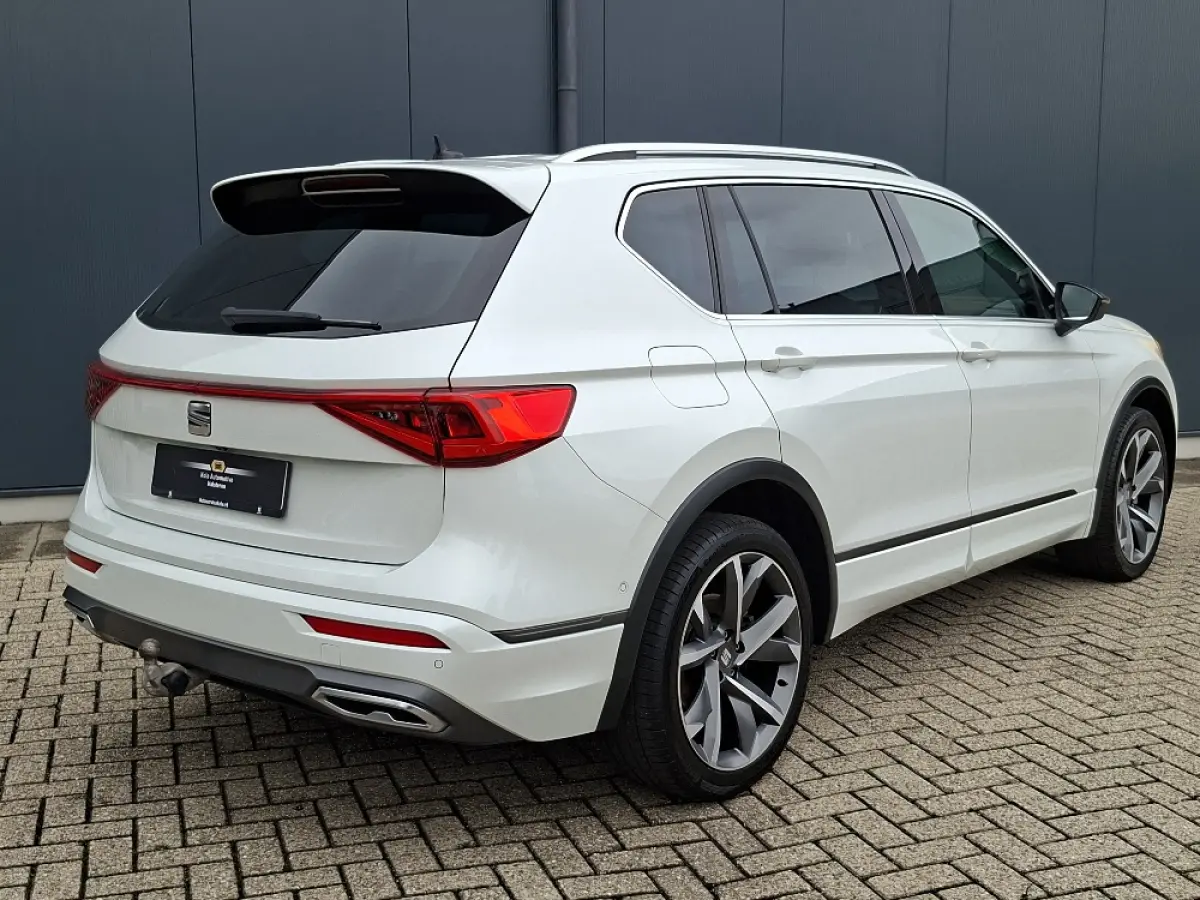 1.4 TSI e-Hybrid * FR * Panoramadak * Navigatiesysteem * Elek. Trekhaak * Leder *