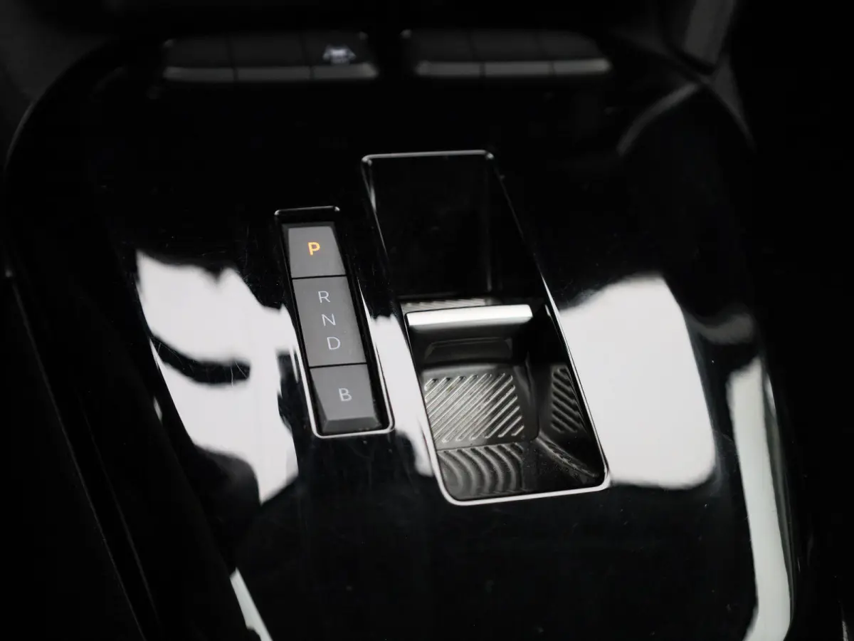 BEV 50kWh | Applecarplay/Androidauto | Parkeersensoren | Achteruitrijcamera | 3FASE |