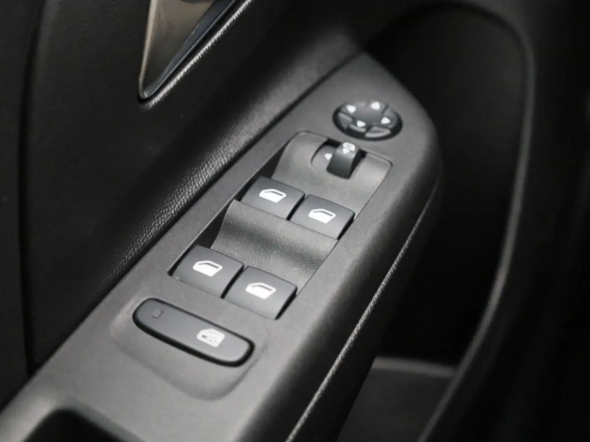 BEV 50kWh | Applecarplay/Androidauto | Parkeersensoren | Achteruitrijcamera | 3FASE |
