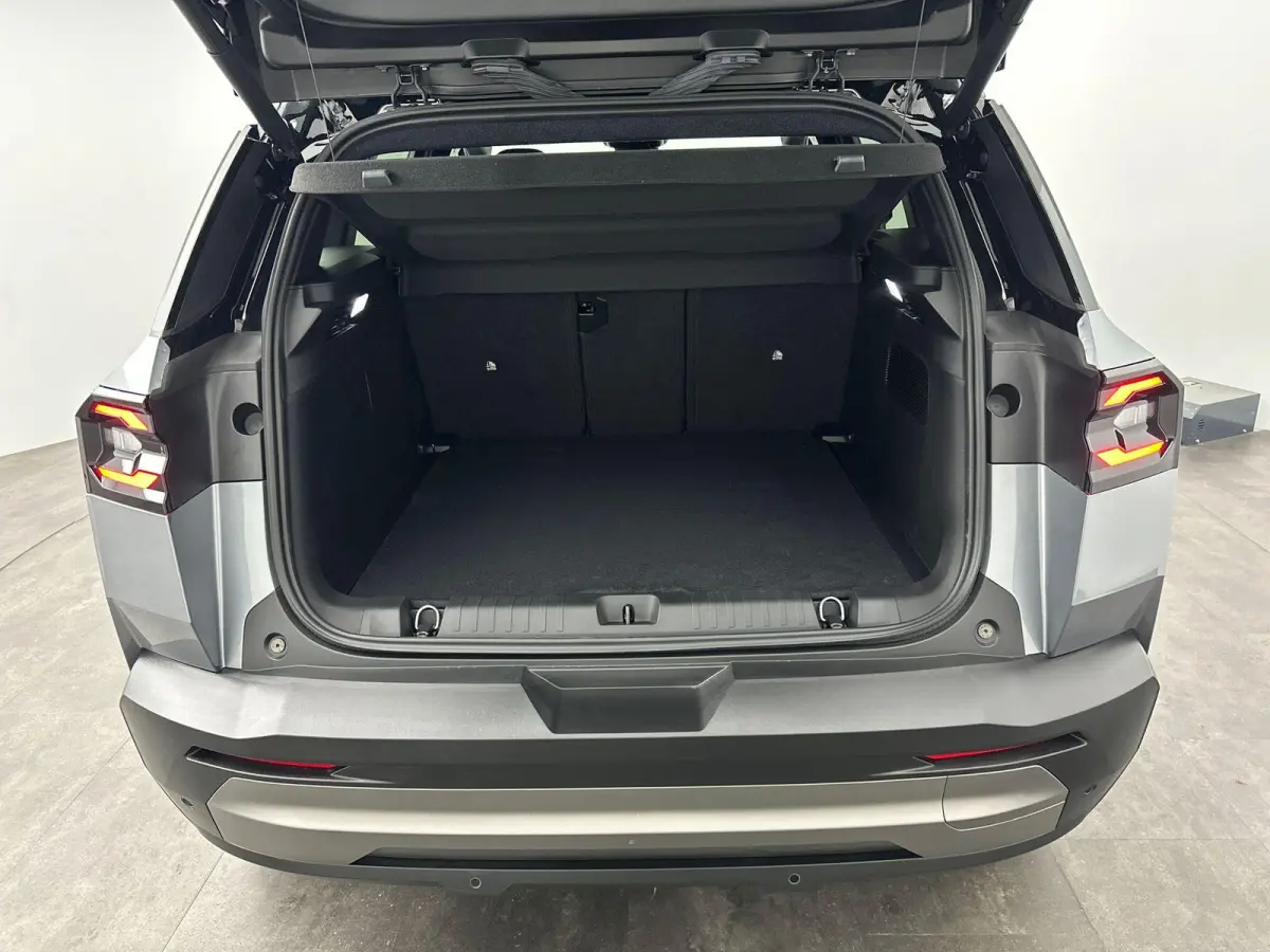 1.2 e-Hybrid First Edition | 360 graden camera | Elektrische Achterklep | PANO | Dodehoekdetectie | Apple Carplay & Android Auto | Navigatie | Stoel&Stuur Verwarming |