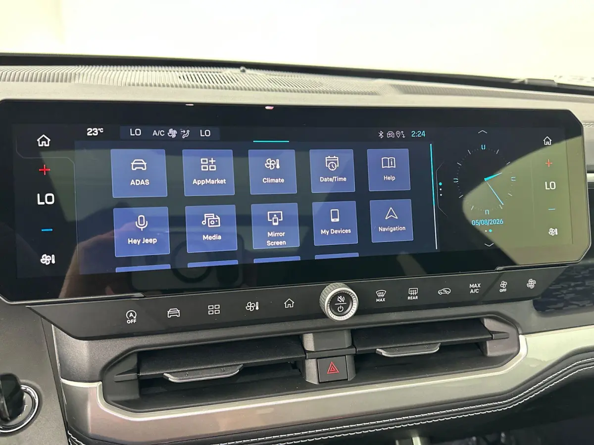 1.2 e-Hybrid First Edition | 360 graden camera | Elektrische Achterklep | PANO | Dodehoekdetectie | Apple Carplay & Android Auto | Navigatie | Stoel&Stuur Verwarming |