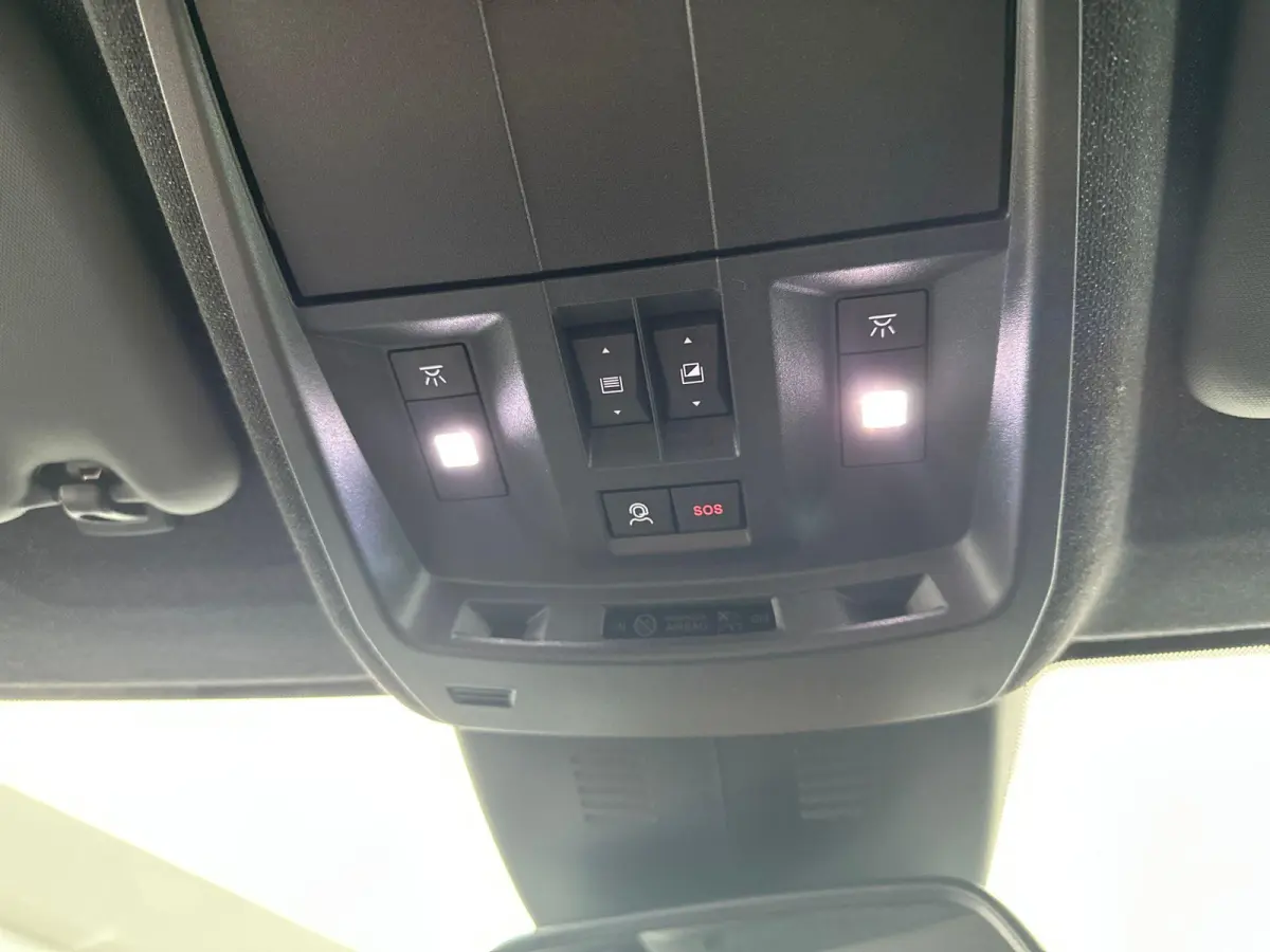 1.2 e-Hybrid First Edition | 360 graden camera | Elektrische Achterklep | PANO | Dodehoekdetectie | Apple Carplay & Android Auto | Navigatie | Stoel&Stuur Verwarming |