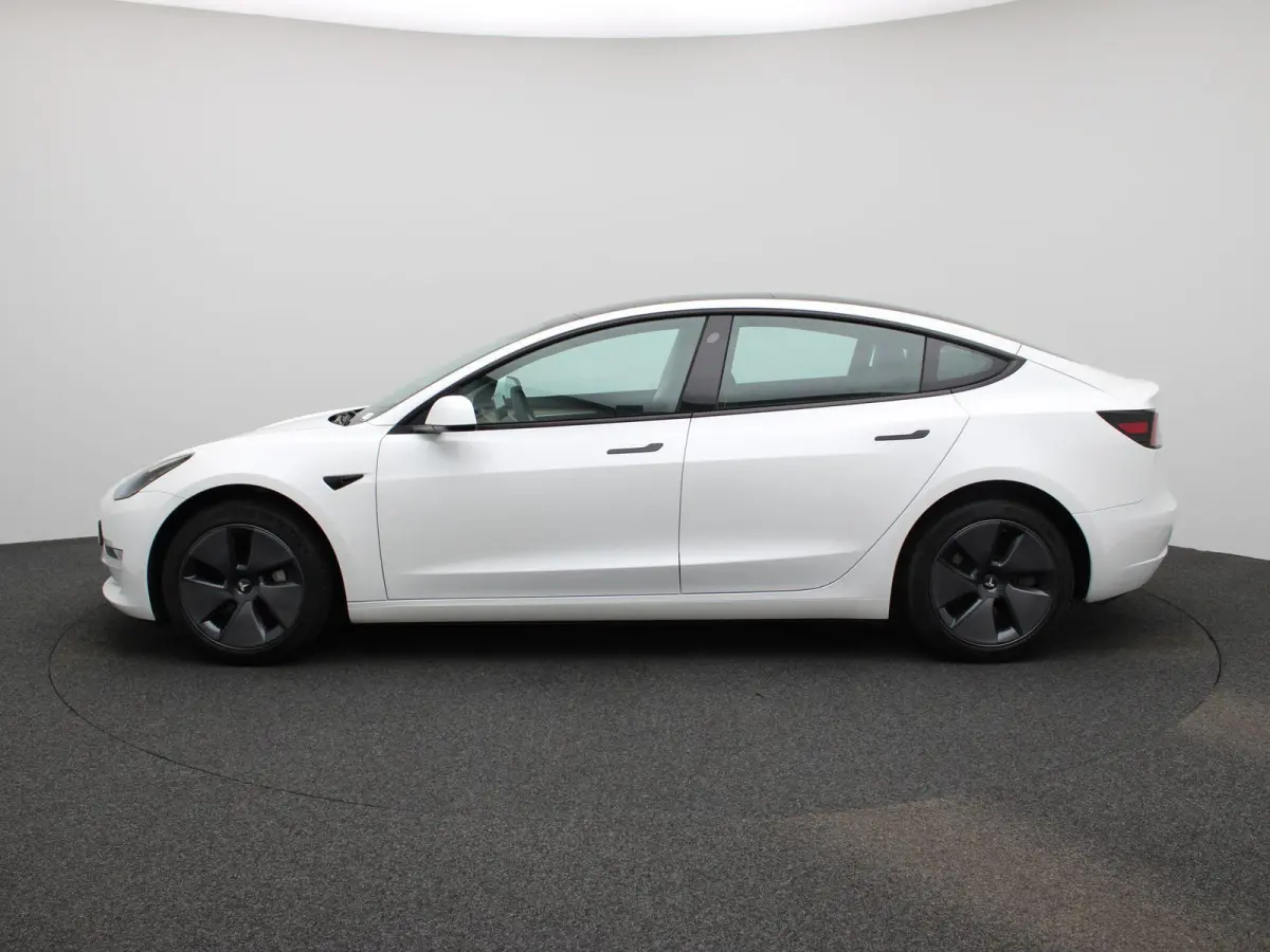 RWD Long Range | WORDT VERWACHT | PANORAMADAK | ACHTERUITRIJCAMERA | ELEKTRISCHE KOFFERKLEP | LEDEREN BEKLEDING | CLIMATE CONTROL | ADAPTIVE CRUISE CONTROL | LED VERLICHTING |