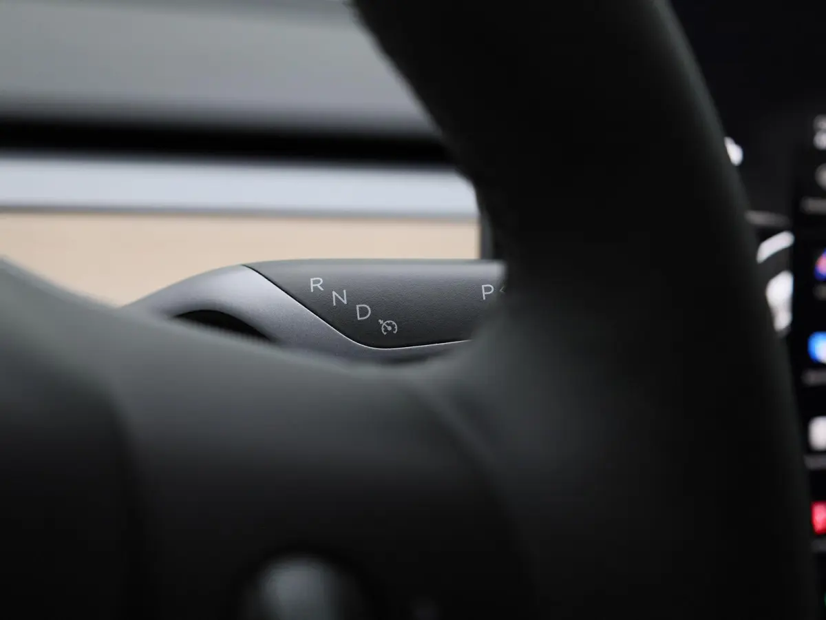 RWD Long Range | PANORAMADAK | ACHTERUITRIJCAMERA | ELEKTRISCHE KOFFERKLEP | LEDEREN BEKLEDING | CLIMATE CONTROL | ADAPTIVE CRUISE CONTROL | LED VERLICHTING |