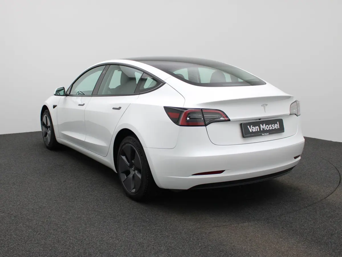 RWD Long Range | WORDT VERWACHT | PANORAMADAK | ACHTERUITRIJCAMERA | ELEKTRISCHE KOFFERKLEP | LEDEREN BEKLEDING | CLIMATE CONTROL | ADAPTIVE CRUISE CONTROL | LED VERLICHTING |