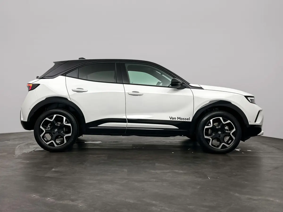 1.2 Turbo Hybrid Ultimate | Camera | Sensoren V+A | Navigatie | Suede Bekleding | AGR Stoelen | Elektrische Bestuurdersstoel met Massagefunctie | Stoel&Stuur Verwarming | Apple Carplay&Andro