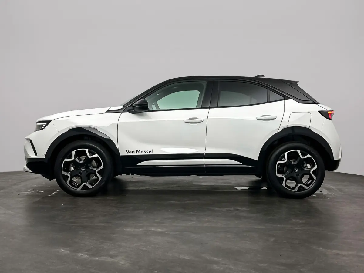 1.2 Turbo Hybrid Ultimate | Camera | Sensoren V+A | Navigatie | Suede Bekleding | AGR Stoelen | Elektrische Bestuurdersstoel met Massagefunctie | Stoel&Stuur Verwarming | Apple Carplay&Andro