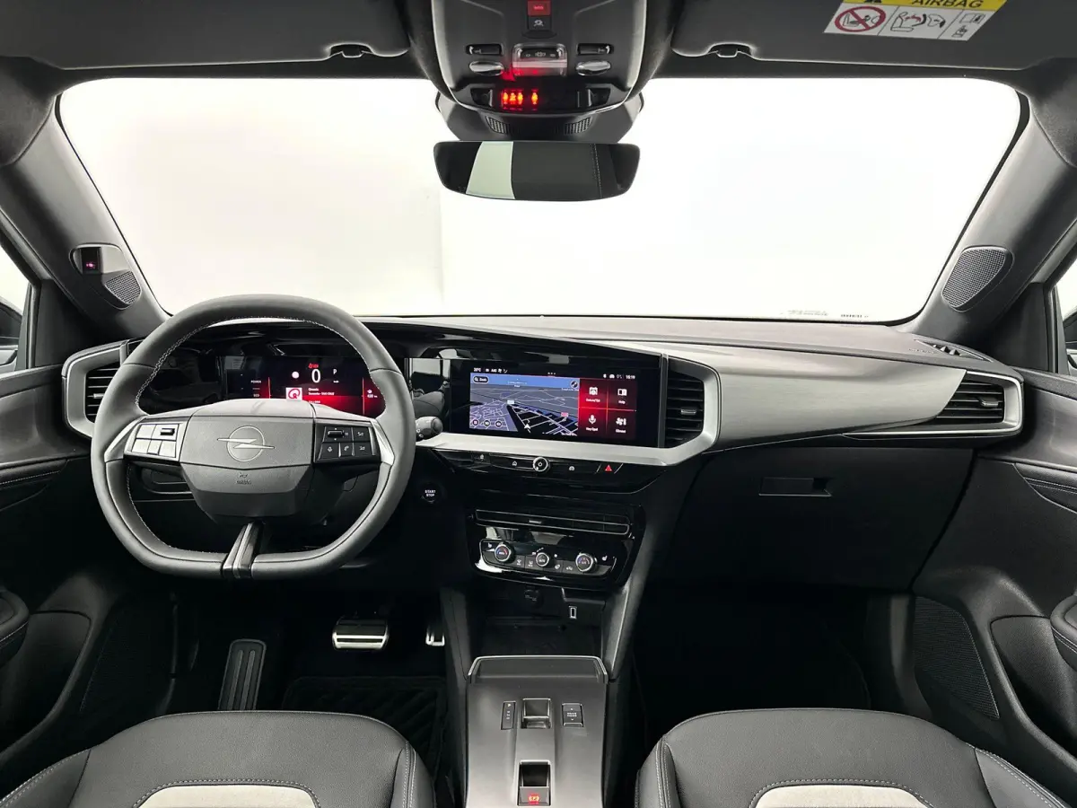 1.2 Turbo Hybrid Ultimate | Camera | Sensoren V+A | Navigatie | Suede Bekleding | AGR Stoelen | Elektrische Bestuurdersstoel met Massagefunctie | Stoel&Stuur Verwarming | Apple Carplay&Andro