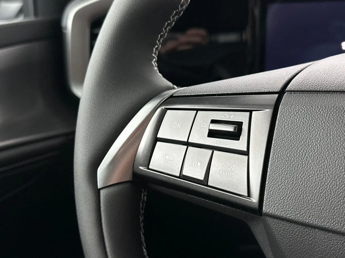 1.2 Turbo Hybrid Ultimate | Camera | Sensoren V+A | Navigatie | Suede Bekleding | AGR Stoelen | Elektrische Bestuurdersstoel met Massagefunctie | Stoel&Stuur Verwarming | Apple Carplay&Andro