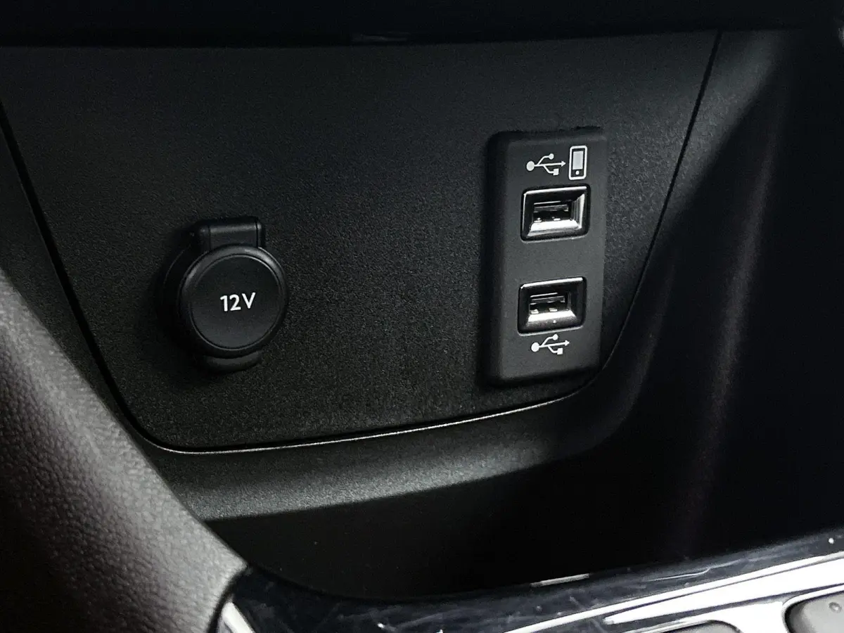 1.2 Turbo Elegance | Apple CarPlay/Android Auto | LMV | Cruise control | Camera | Climate