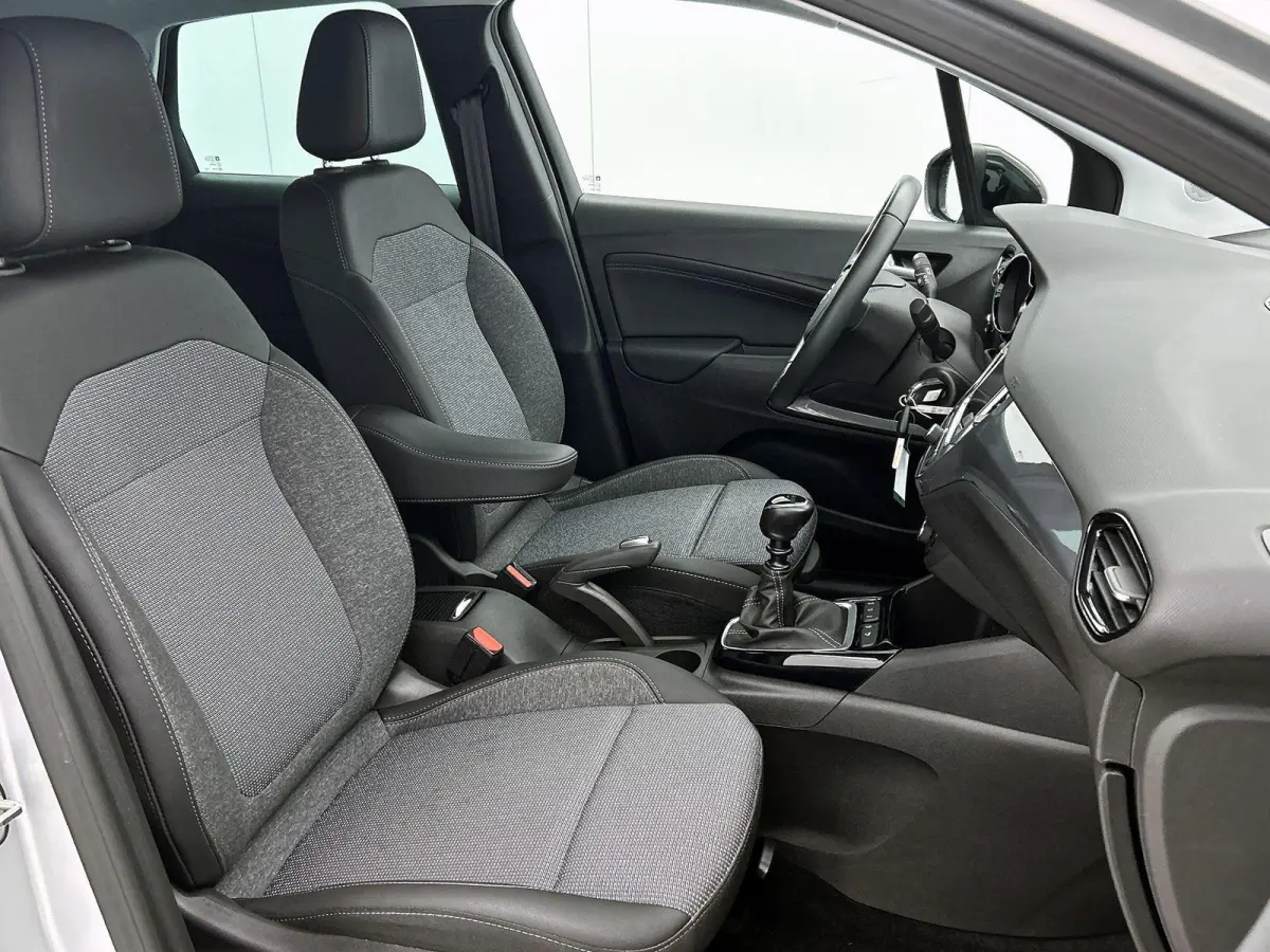 1.2 Turbo Elegance | Apple CarPlay/Android Auto | LMV | Cruise control | Camera | Climate