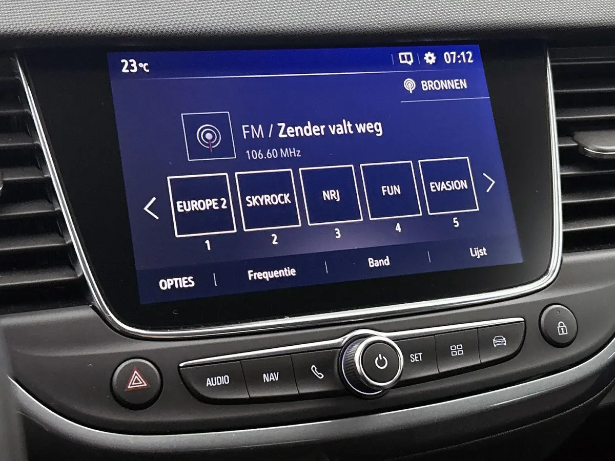 1.2 Turbo Elegance | Apple CarPlay/Android Auto | LMV | Cruise control | Camera | Climate