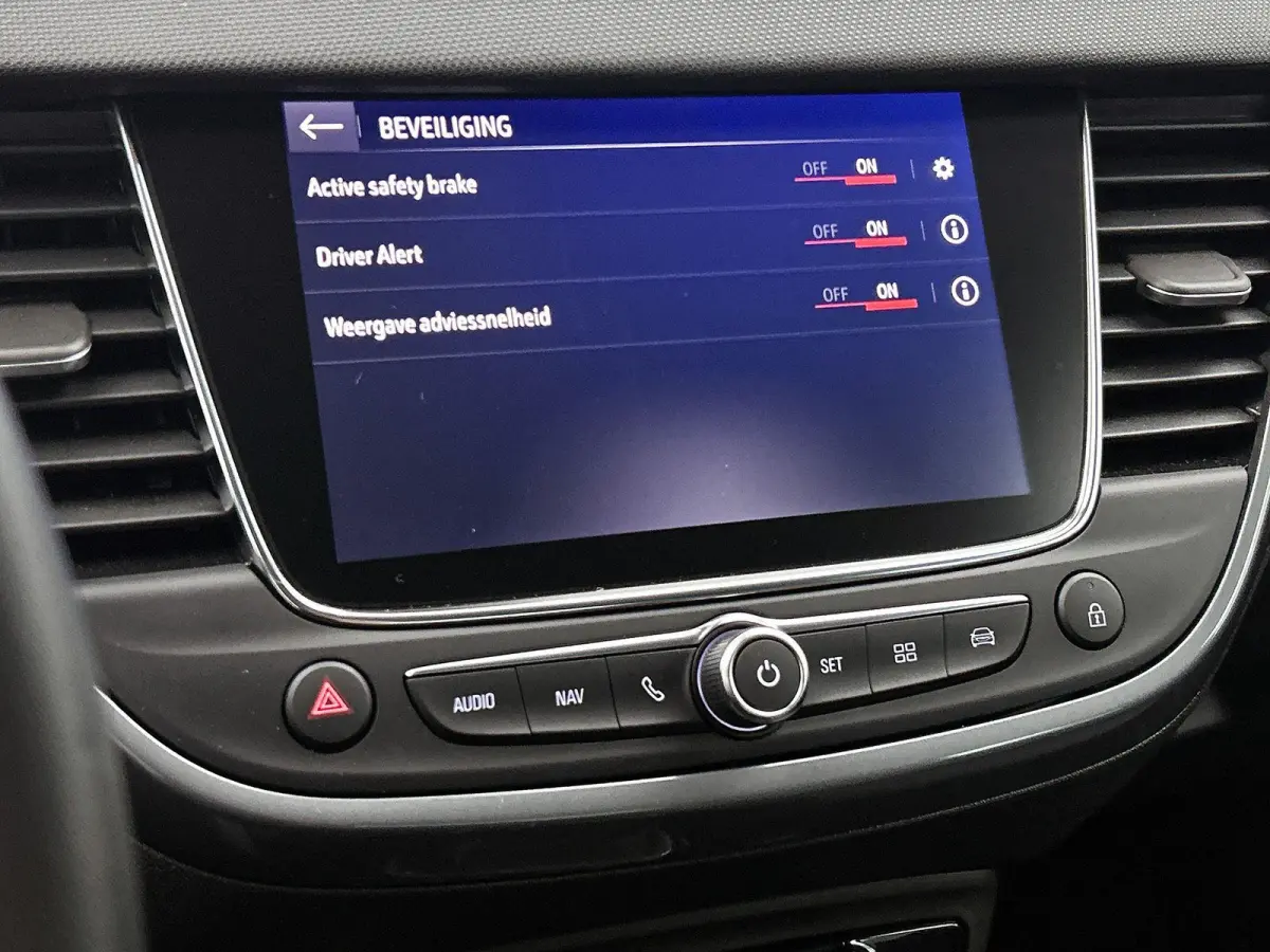 1.2 Turbo Elegance | Apple CarPlay/Android Auto | LMV | Cruise control | Camera | Climate