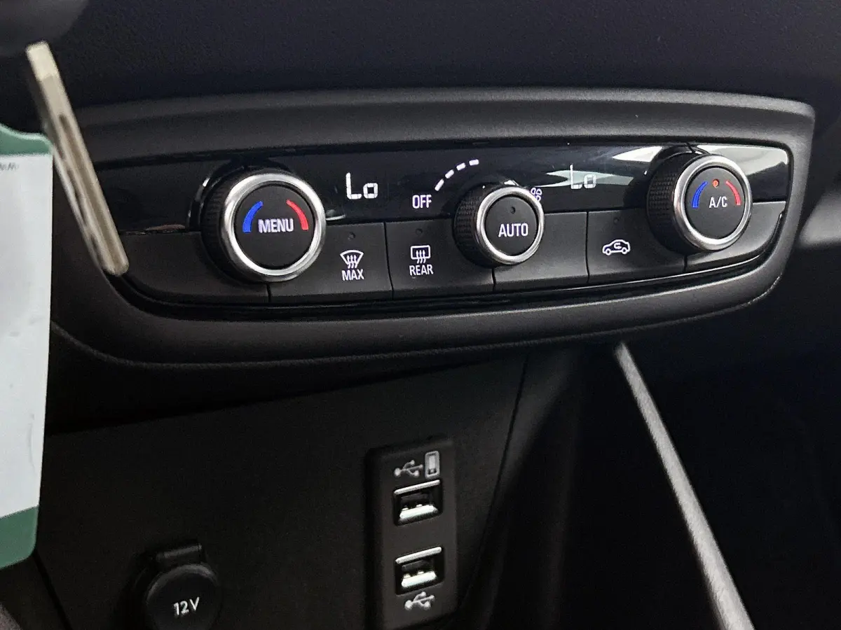 1.2 Turbo Elegance | Apple CarPlay/Android Auto | LMV | Cruise control | Camera | Climate