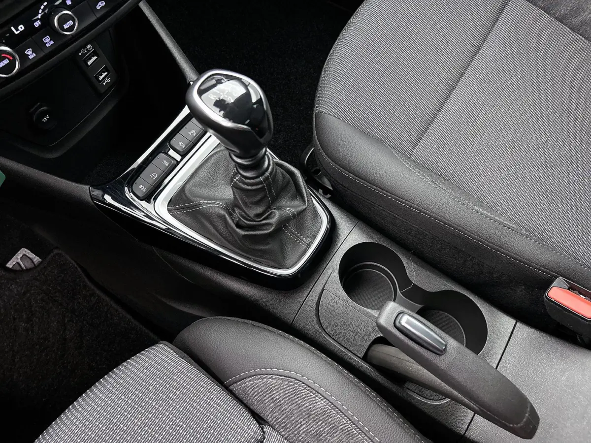 1.2 Turbo Elegance | Apple CarPlay/Android Auto | LMV | Cruise control | Camera | Climate