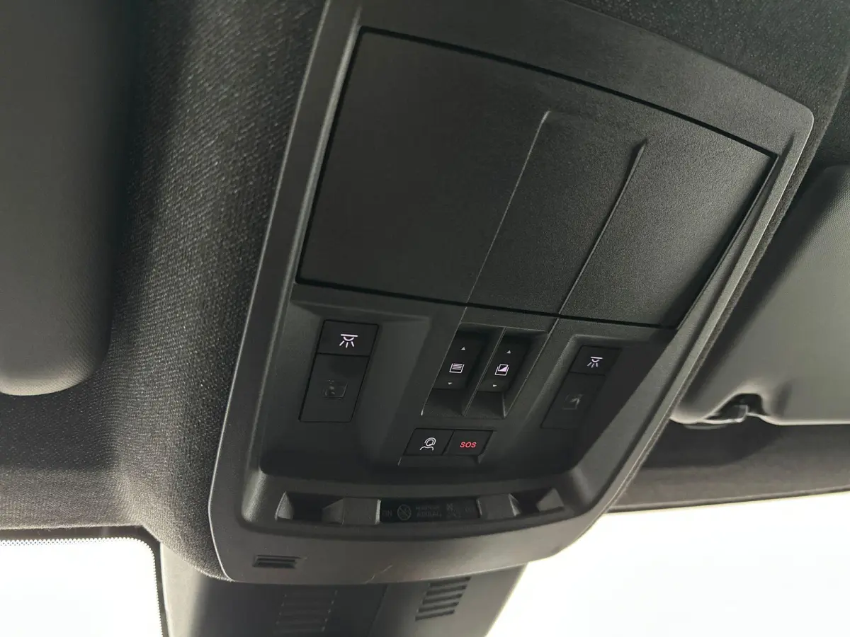 1.6 e-Hybrid Plug-In First Edition | Navigatie | Stoel & Stuur Verwarming | PANO | 360 graden camera | Verbeterde Audio | Apple Carplay&Android Auto | Tot 8 jaar garantie!