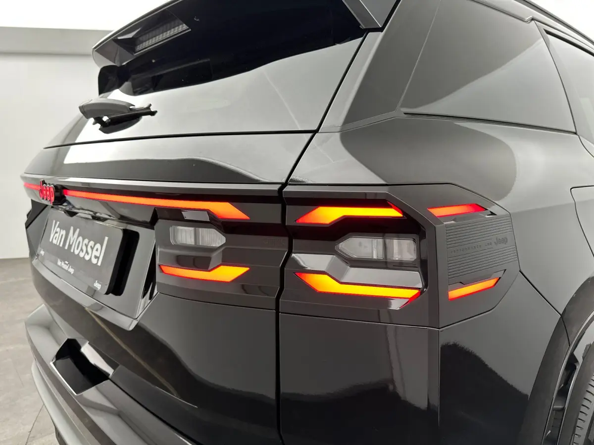 1.6 e-Hybrid Plug-In First Edition | Navigatie | Stoel & Stuur Verwarming | PANO | 360 graden camera | Verbeterde Audio | Apple Carplay&Android Auto | Tot 8 jaar garantie!