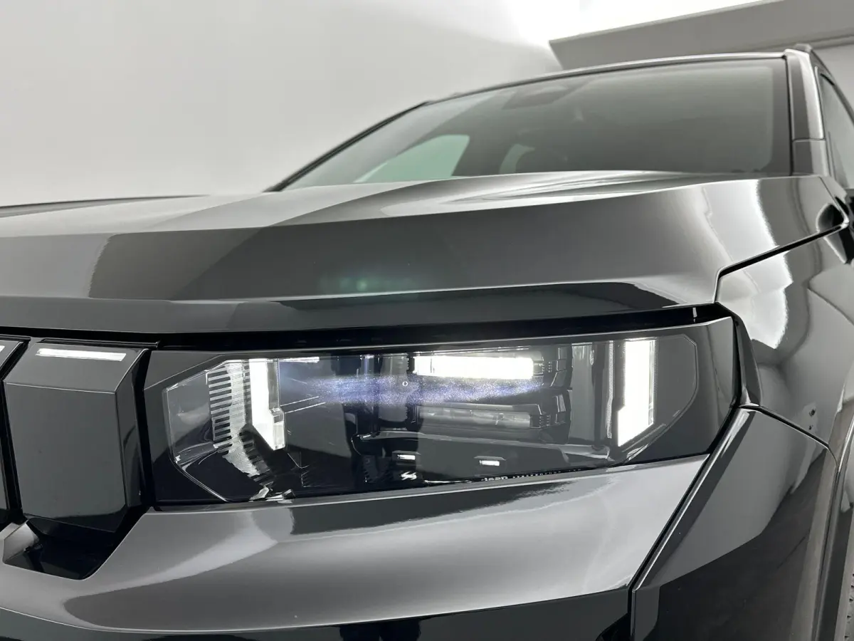 1.6 e-Hybrid Plug-In First Edition | Navigatie | Stoel & Stuur Verwarming | PANO | 360 graden camera | Verbeterde Audio | Apple Carplay&Android Auto | Tot 8 jaar garantie!