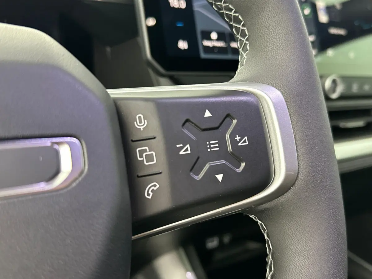 First Edition 74 kWh | Navigatie | Stoel & Stuur Verwarming | 360 graden camera | Dodehoekdetectie | Apple Carplay&Android Auto | Tot 8 jaar garantie!