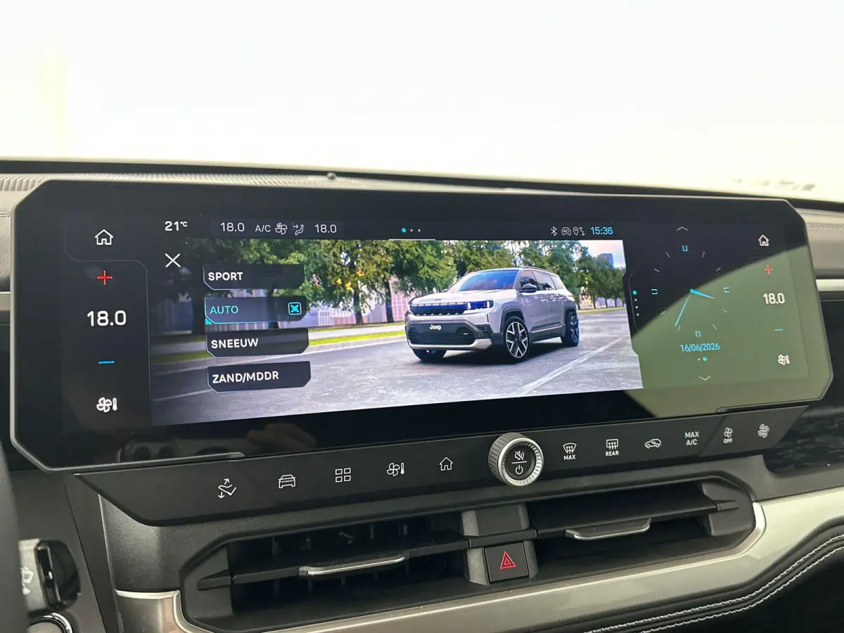 First Edition 74 kWh | Navigatie | Stoel & Stuur Verwarming | 360 graden camera | Dodehoekdetectie | Apple Carplay&Android Auto | Tot 8 jaar garantie!