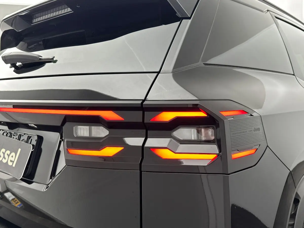 First Edition 74 kWh | Navigatie | Stoel & Stuur Verwarming | 360 graden camera | Dodehoekdetectie | Apple Carplay&Android Auto | Tot 8 jaar garantie!