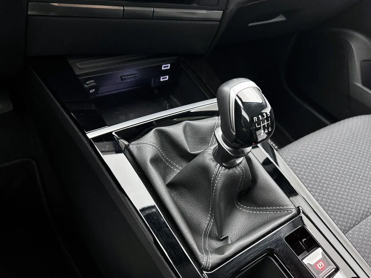 1.2 Turbo Edition | Climate control | Navigatie | Stoelverwarming | Slechts 7300km!