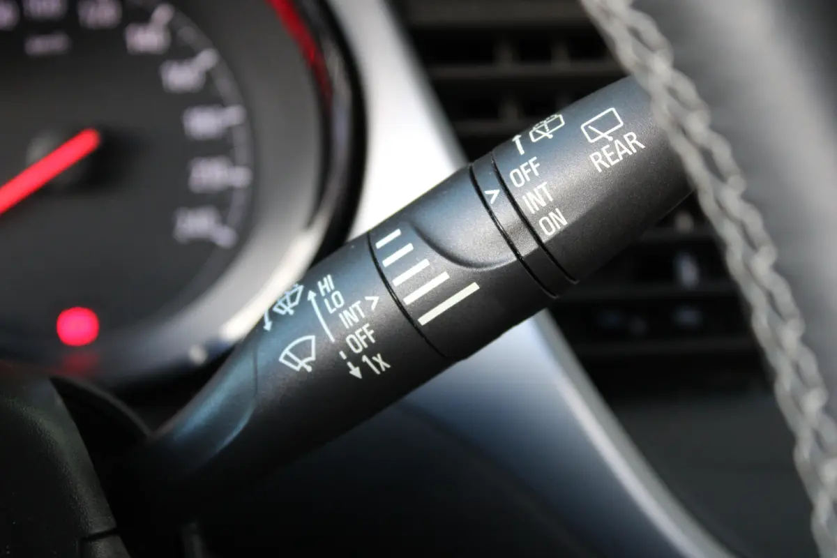 1.2 Turbo Online Edition | Vaste trekhaak | Navigatiesysteem | Cruise control | 16` lichtmetalen velgen |